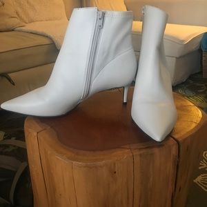 Women’s Beatle Ankle Boots - white